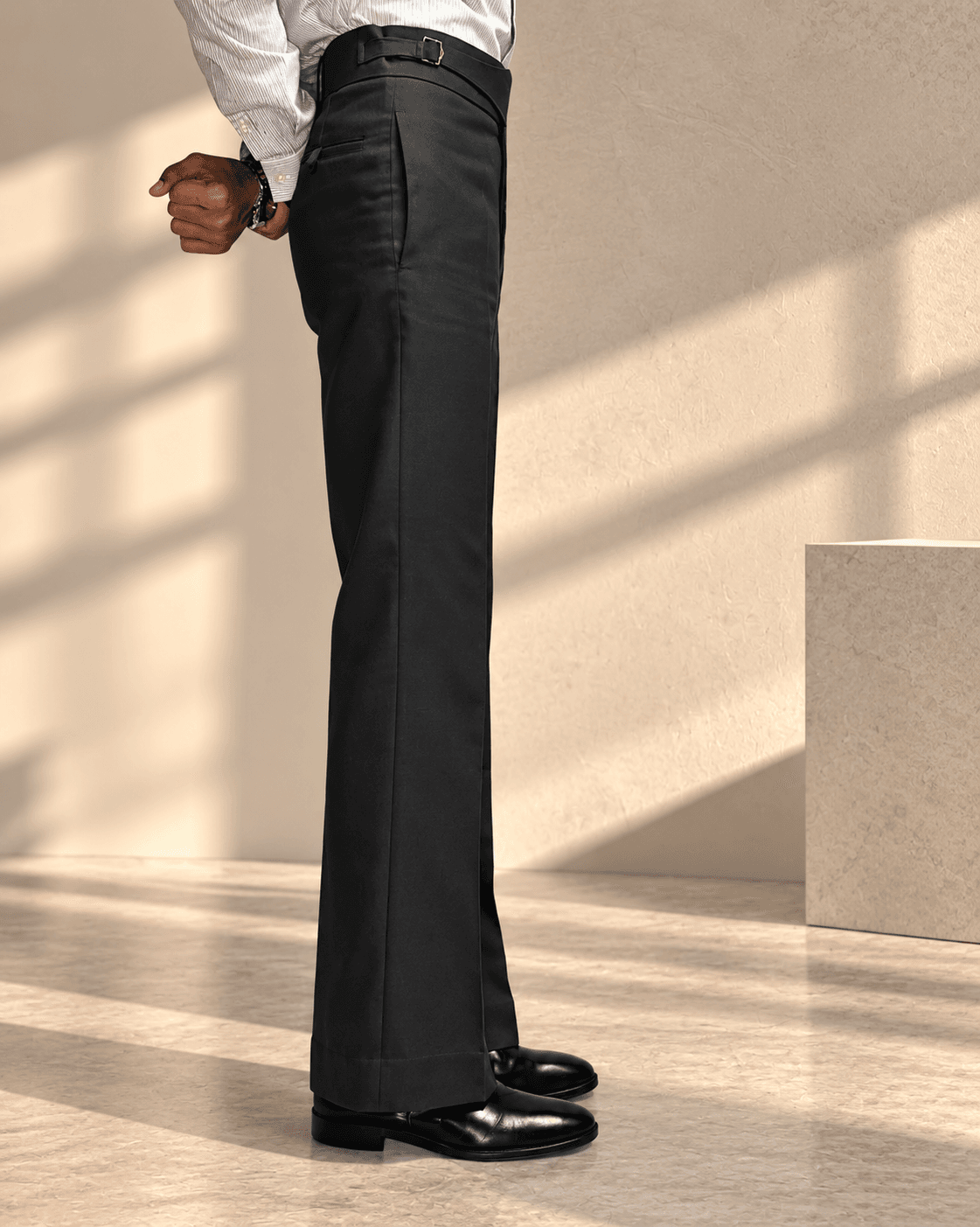 Grey Gurkha Flare — side profile on sunlit stone